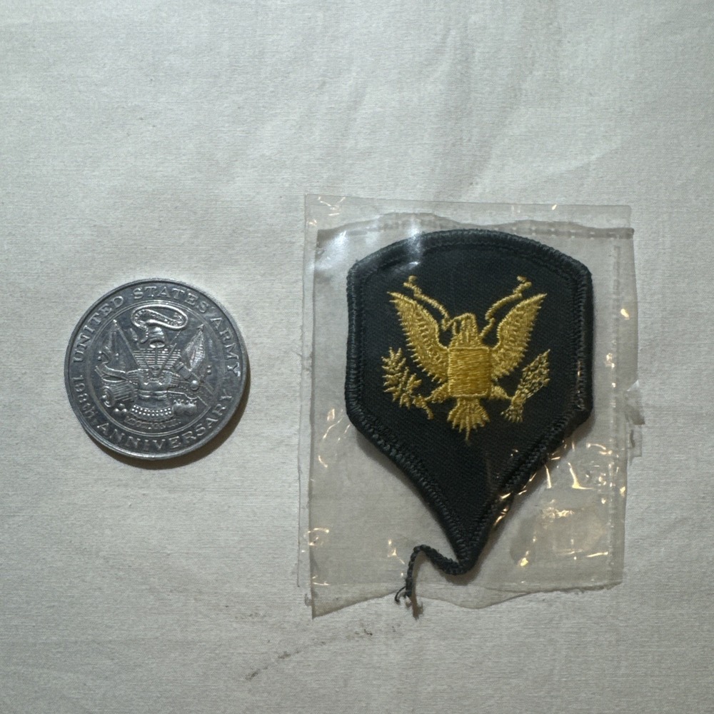US Army Specialist Rank Gold Eagle Military Patch & Army 198th Anniversary Coin